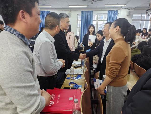 adac71f333146e0b401401d91a450923